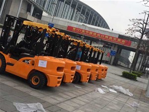 買(mǎi)叉車(chē)關(guān)注的不僅是價(jià)格，而是！你要知道不同價(jià)格叉車(chē)的區(qū)別